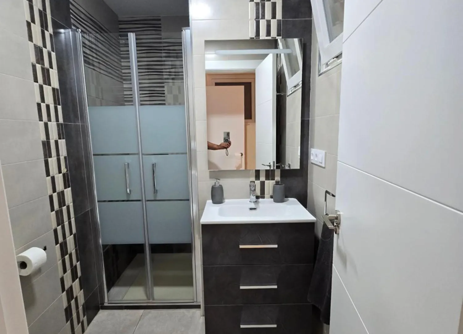 סביליה Triana Con Encanto Apto Amplio Y Comodo ספרד